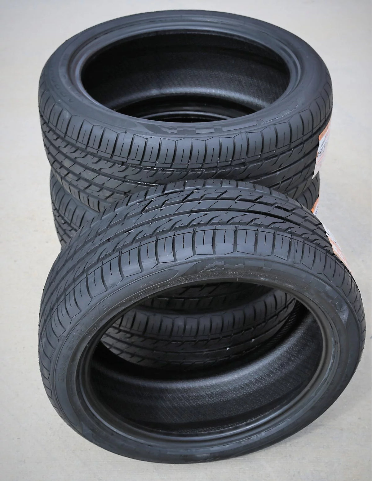 235/40R19 96 W All-Season F597