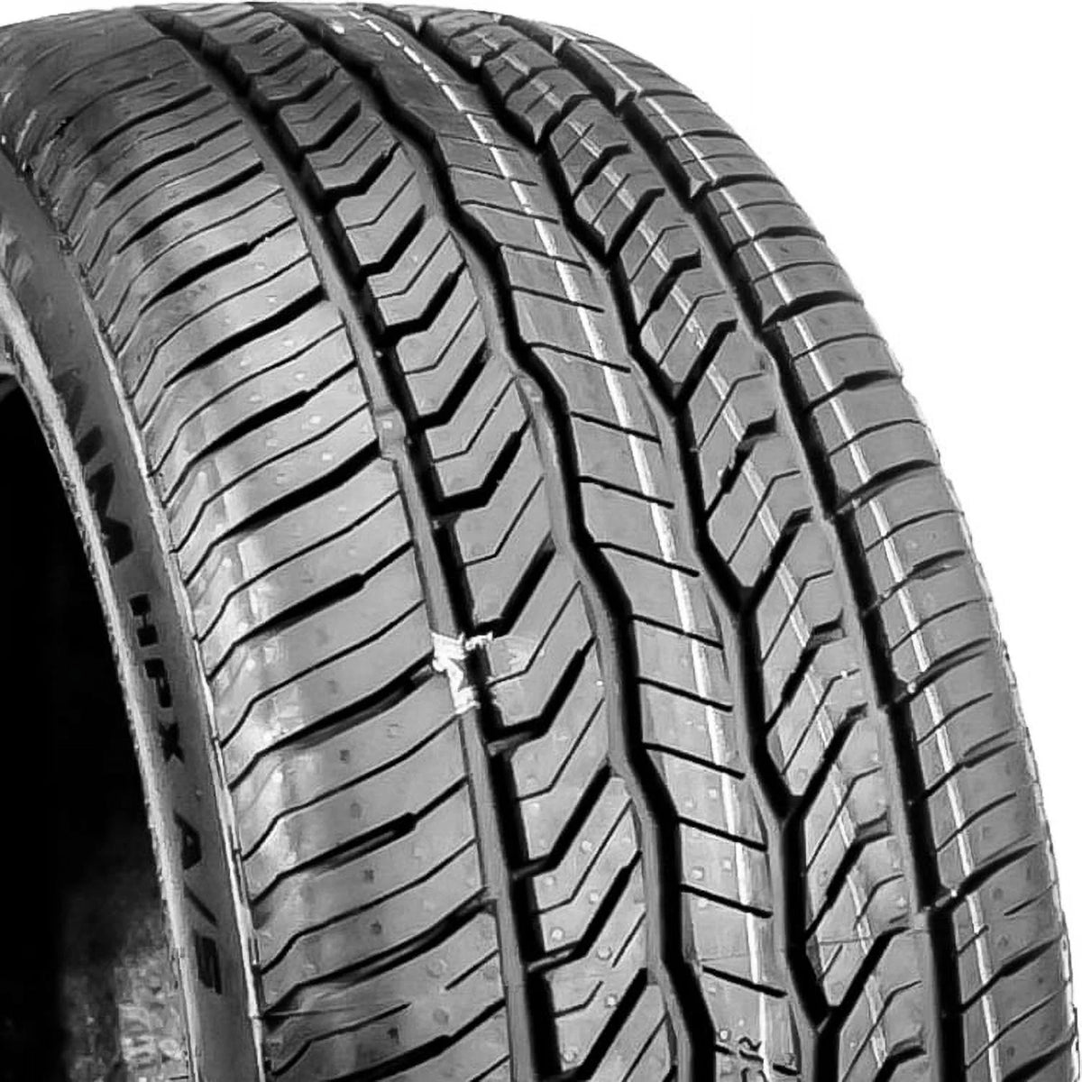 225/55R17 97V All Season Passenger Tire R8566